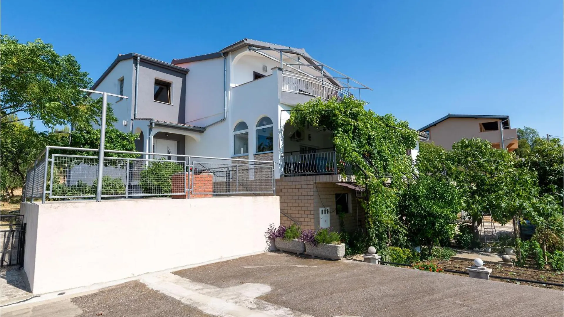 Lovely Apartment In Rovanjska With House Sea View